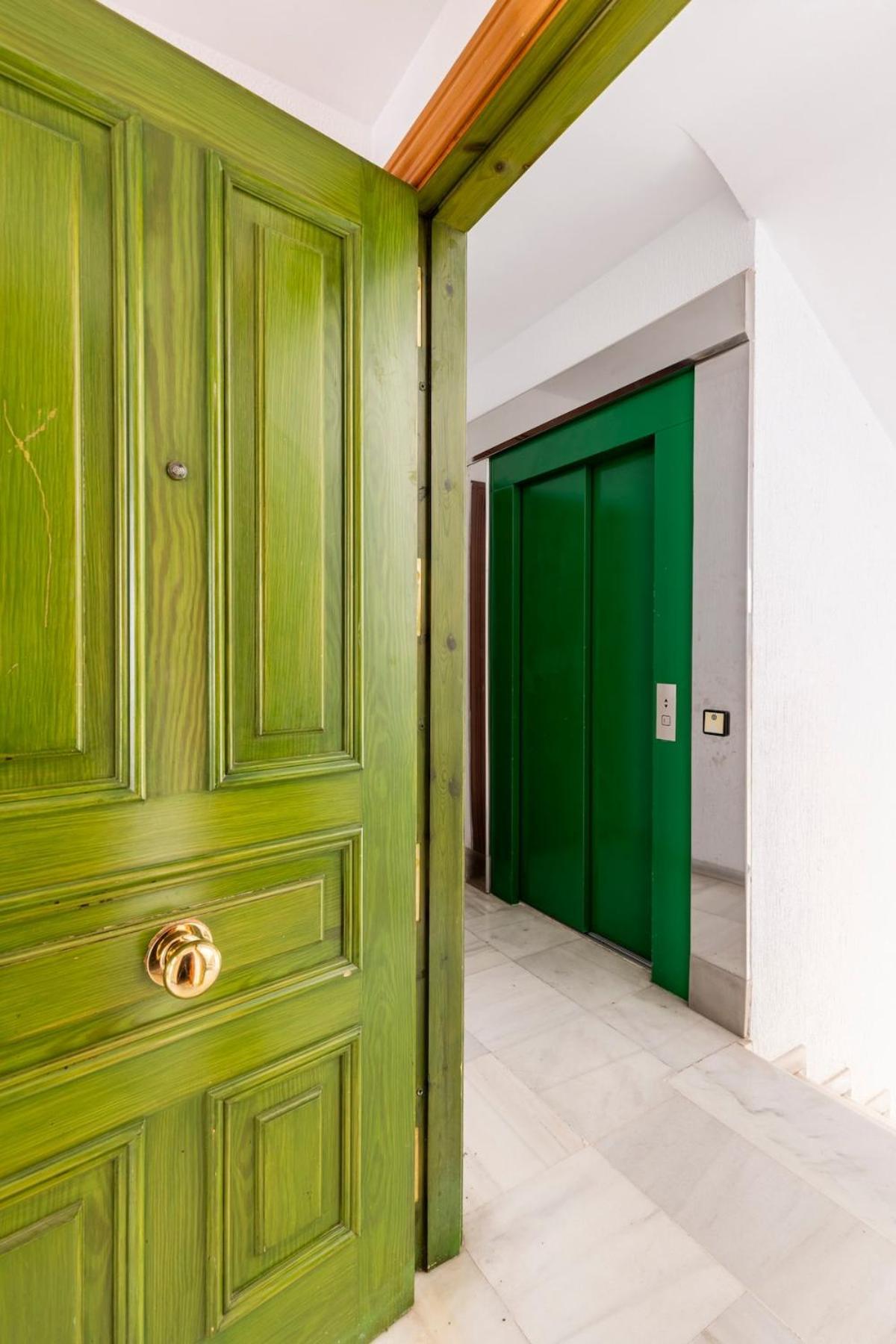 Downtown Climate Controlled Apartment
